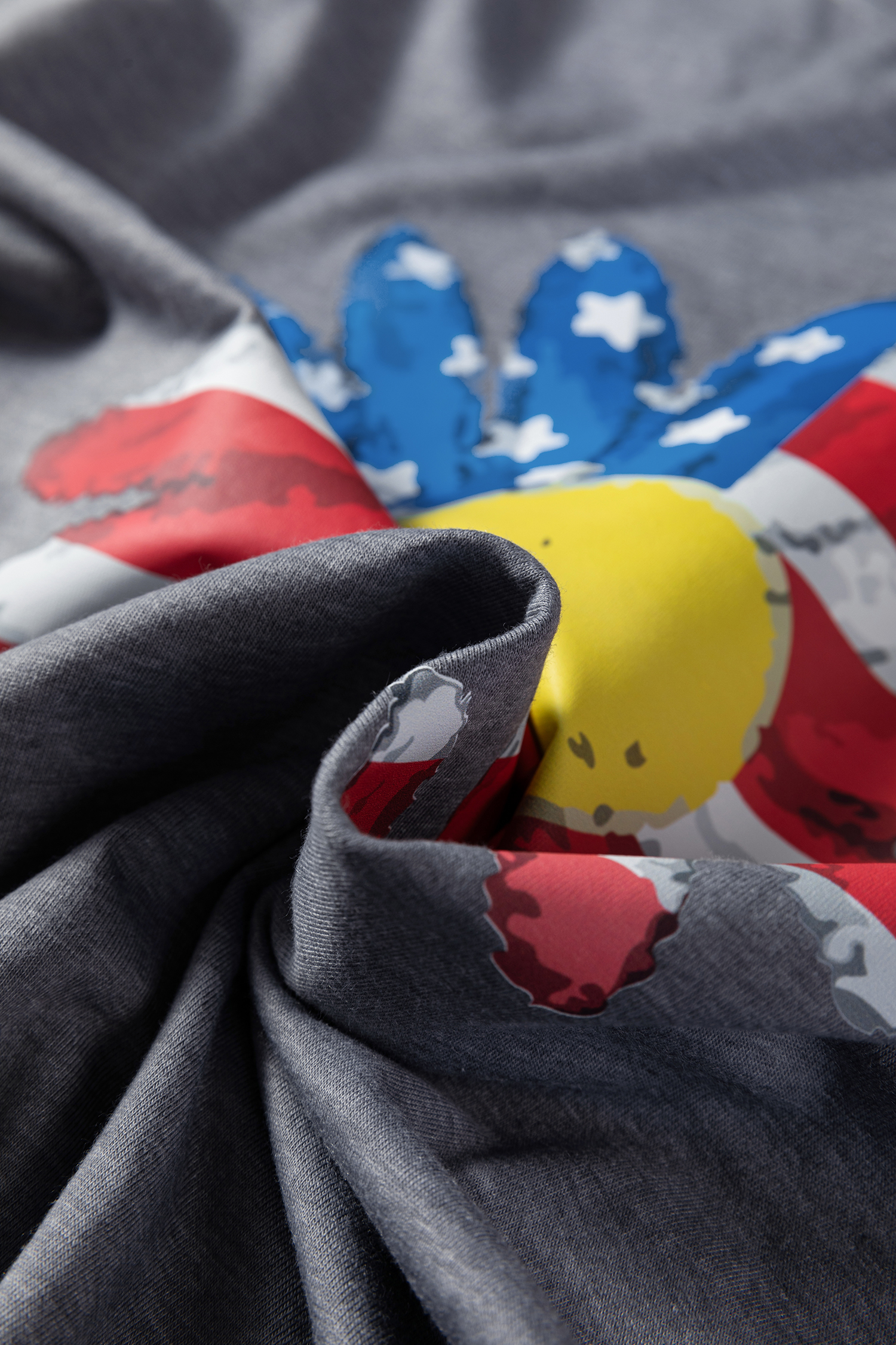 Gray Flag Pattern Sunflower Graphic Crew Neck Tee - loveforevers