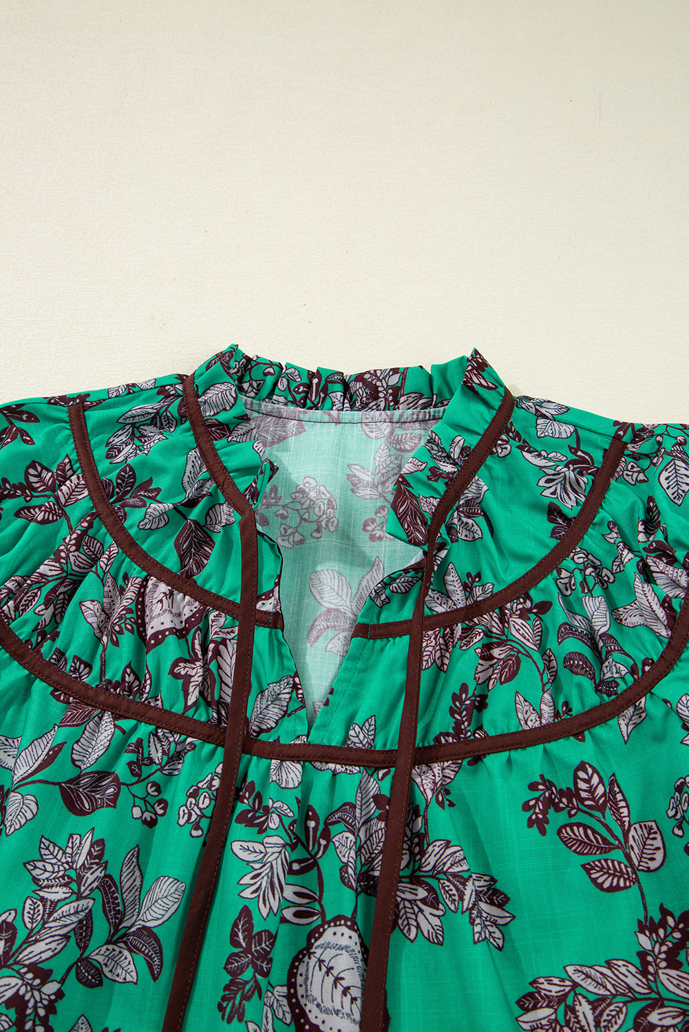 Green Leaves Print Contrast Trim V Neck Shirred Puff Sleeve Blouse - loveforevers