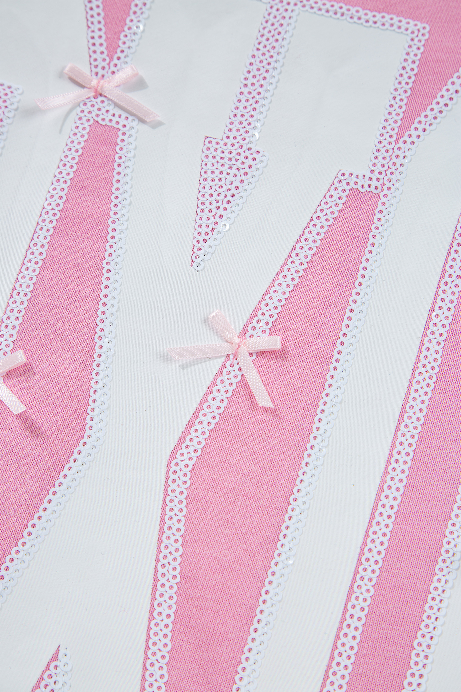 White Bow Sequin XOXO Letter Graphic Exposed Seam Baggy Sweatshirt - loveforevers