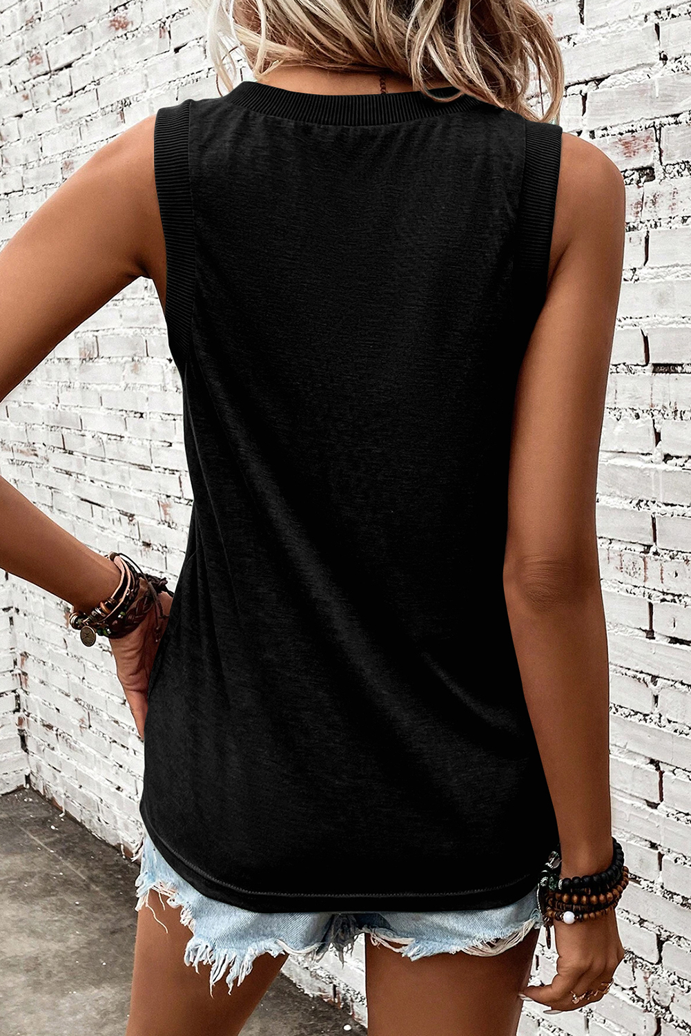 Black Flag Pattern Sequined Balloon Dog Graphic Loose Tank Top - loveforevers