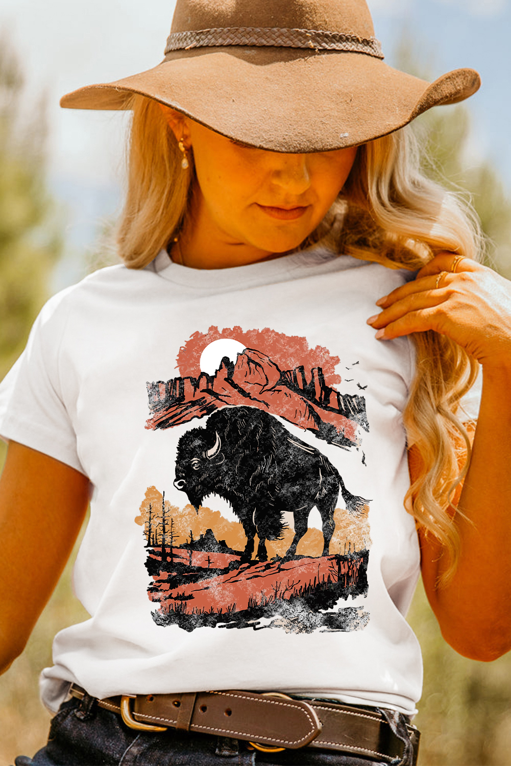 White Western Buffalo On Plains Graphic Crew Neck Tee - loveforevers