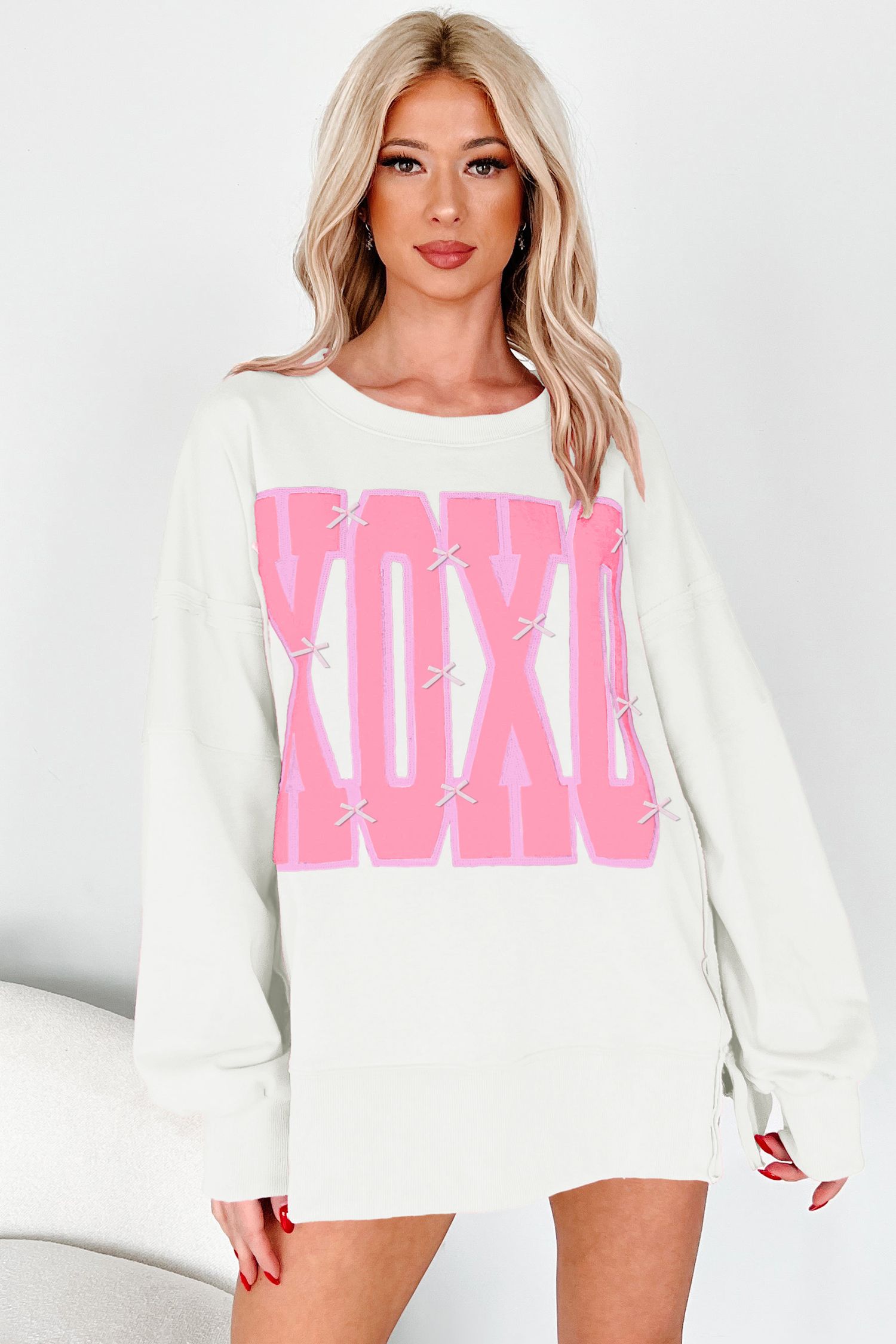 White Bow Sequin XOXO Letter Graphic Exposed Seam Baggy Sweatshirt - loveforevers