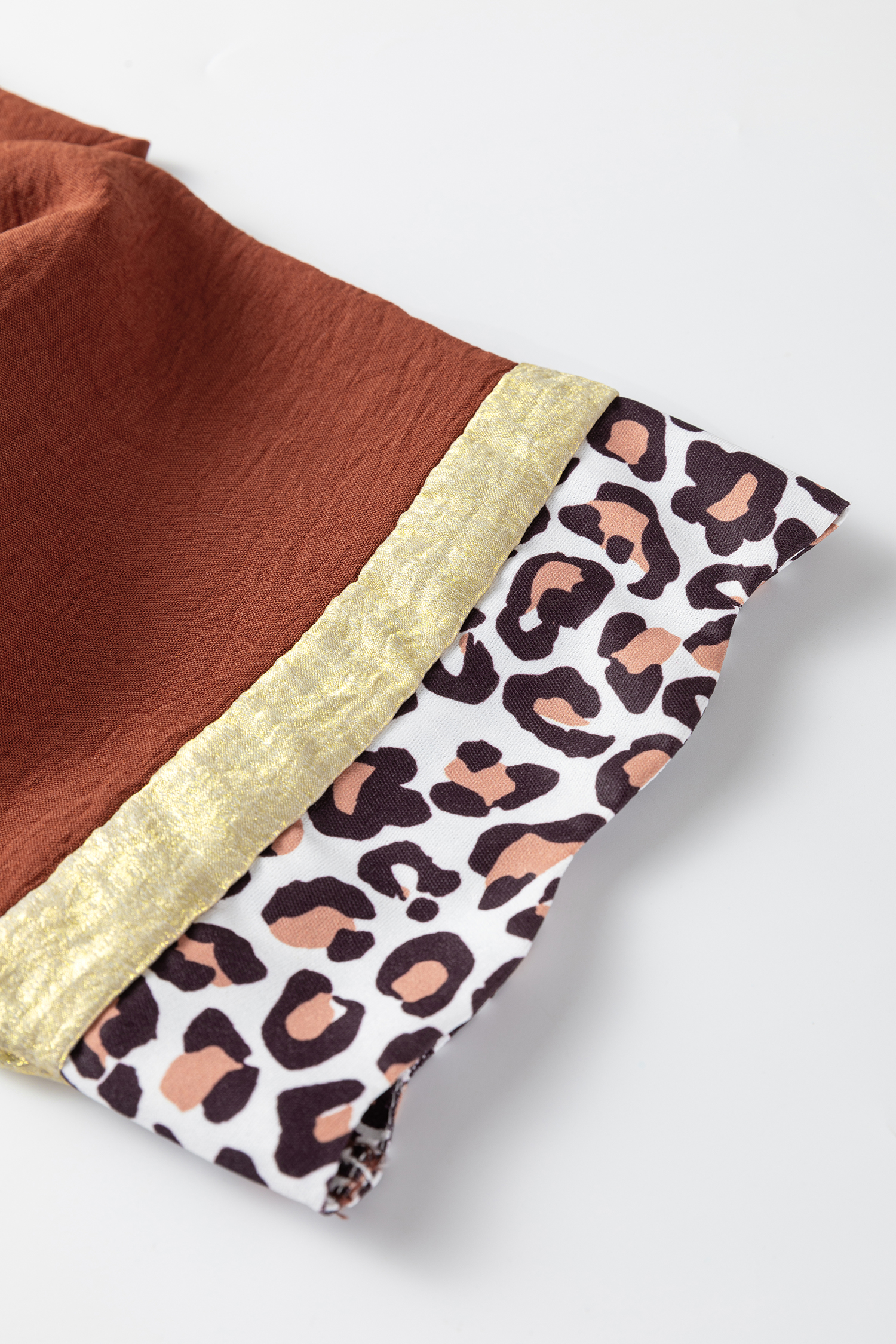 Clay Leopard Detail Loose Bracelet Sleeve Top - loveforevers