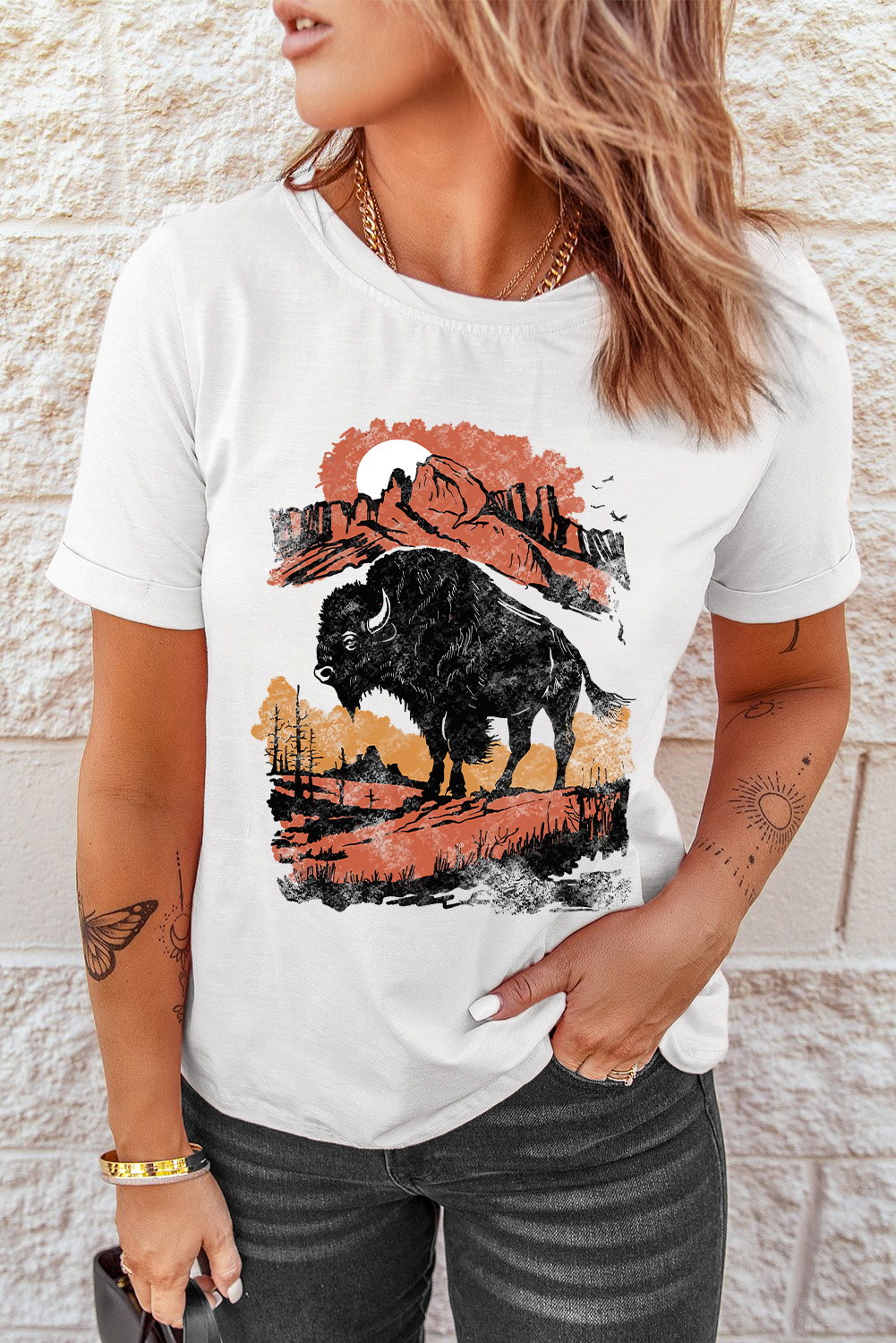 White Western Buffalo On Plains Graphic Crew Neck Tee - loveforevers
