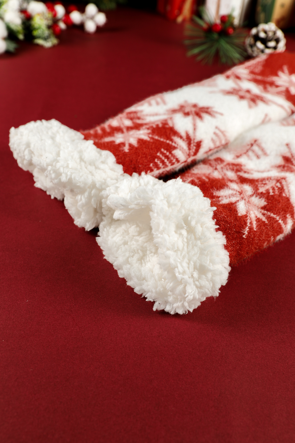 Fiery Red Christmas Snowflake Cozy Sherpa Lined Cabin Socks - loveforevers